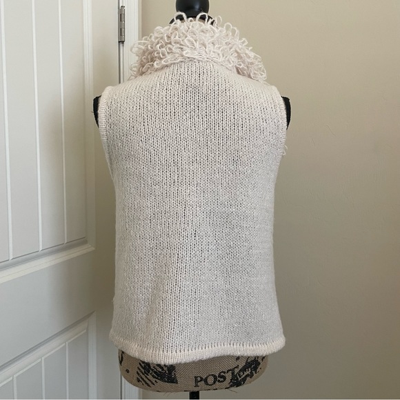 Mossimo Off White Cream Looped Yarn Sweater Vest - Picture 3 of 8